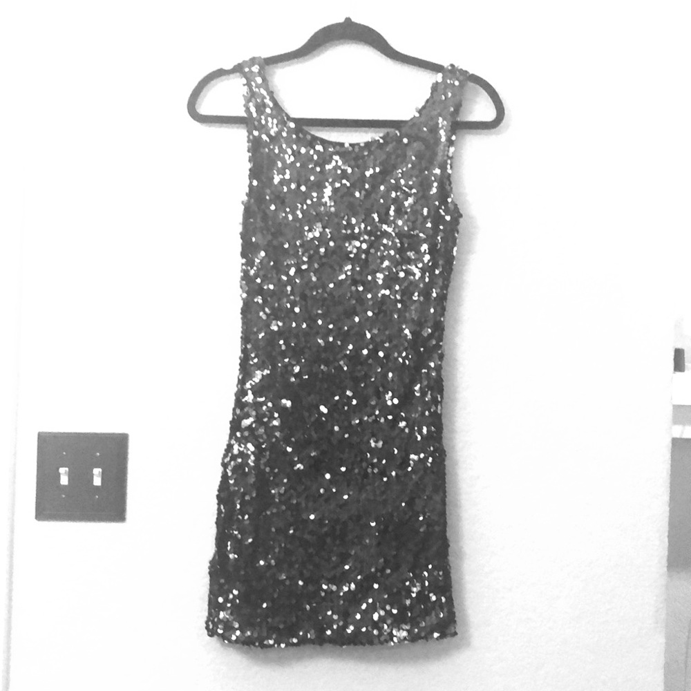 Fun cocktail dress! A great little black dress!
